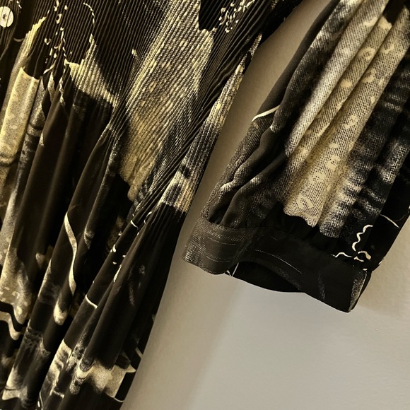 Pleated embellished Top - Picture 3 of 3